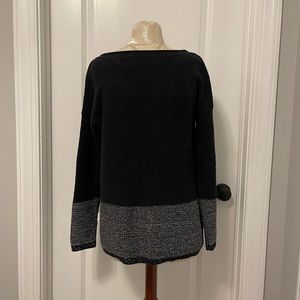 Gap Sweater size Medium. Smoke free.